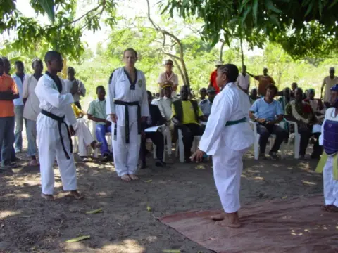 Festa ed esibizione di taekwondo – foto 2 di 20